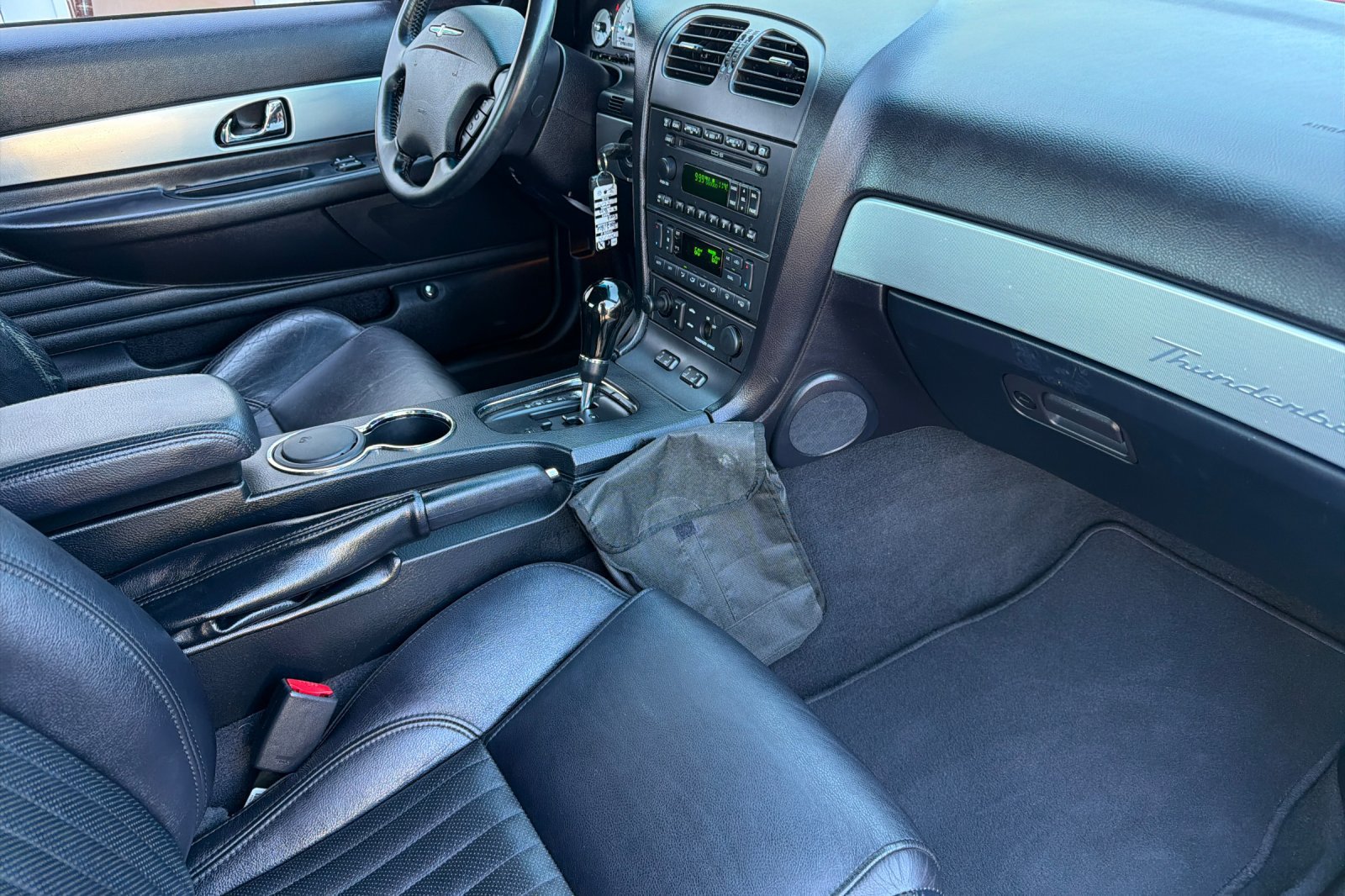 Used 2005 Ford Thunderbird RWD image 11