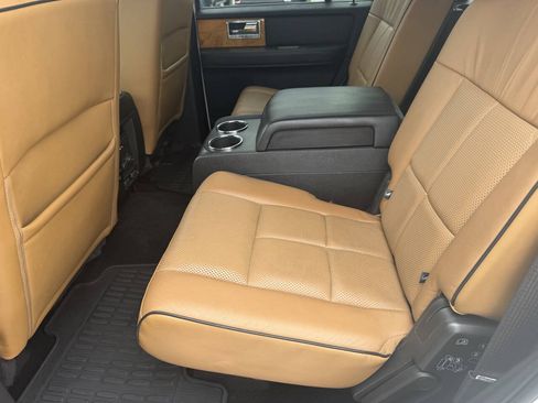 Used 2012 Lincoln Navigator 4WD image 16