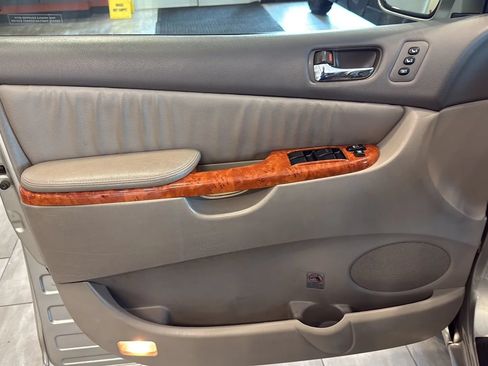 Used 2006 Toyota Sienna XLE Limited w/ XLE Limited Pkg 2 AWD/4WD image 16