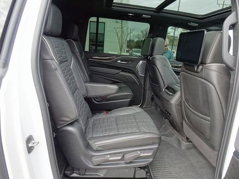 Used 2024 Cadillac Escalade ESV Sport Platinum w/ LPO, ONYX Package image 20