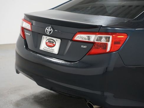 Used 2014 Toyota Camry SE FWD image 8