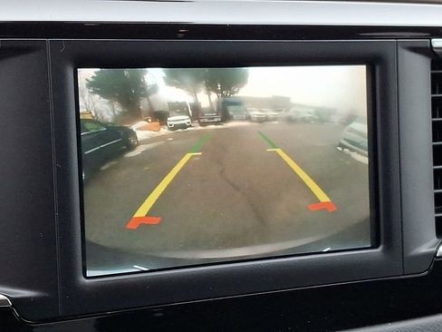 Used 2023 Chrysler Voyager LX image 18