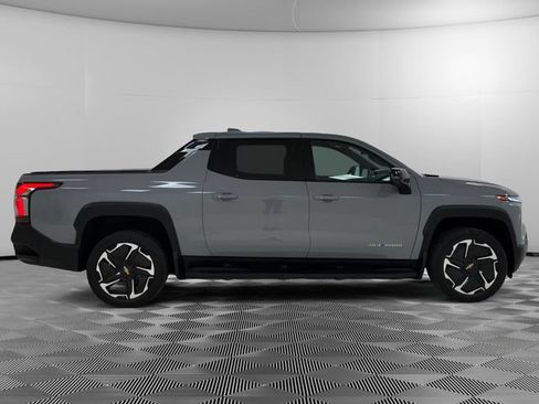 Certified 2026 Chevrolet Silverado EV LT AWD/4WD image 6