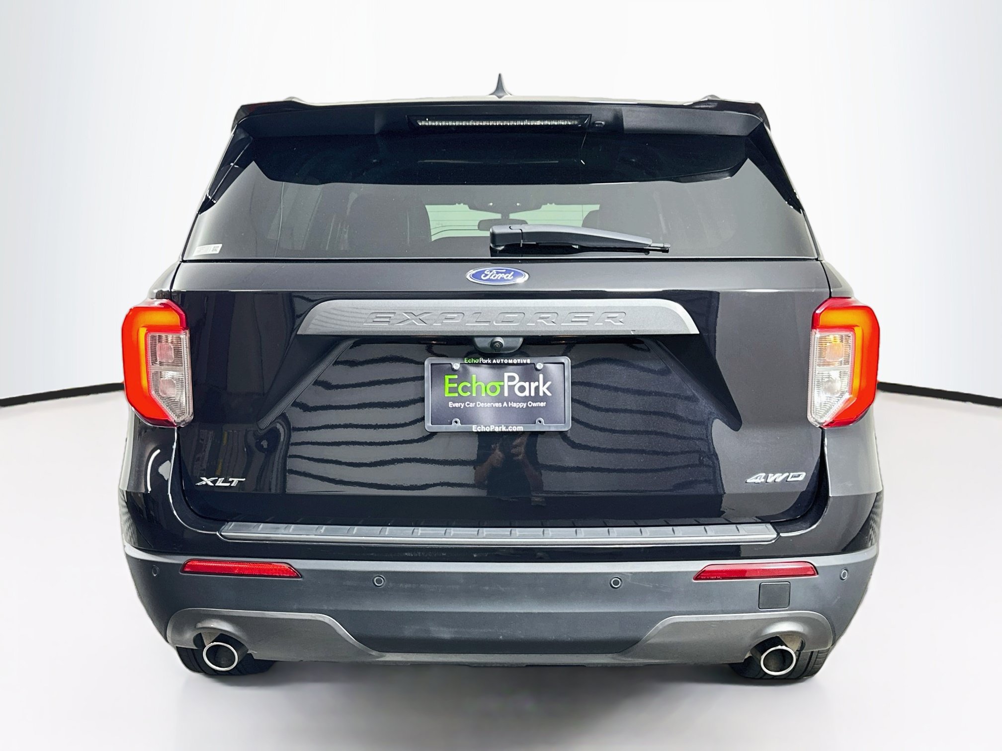 Used 2024 Ford Explorer XLT w/ Equipment Group 202A AWD/4WD image 7