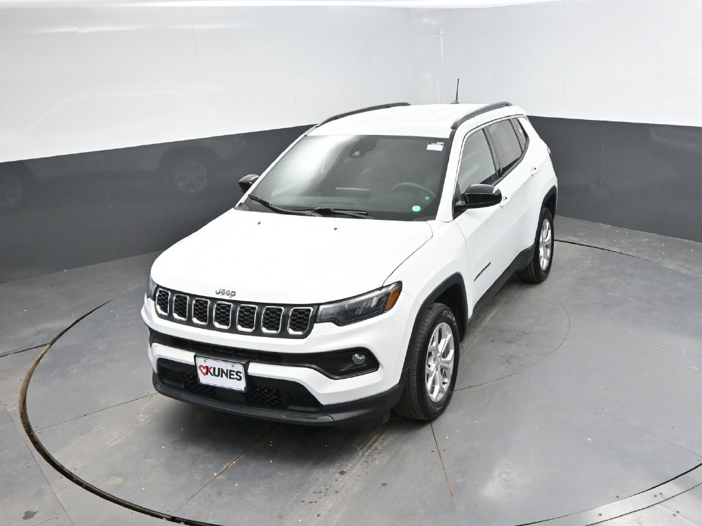 Used 2024 Jeep Compass Latitude AWD/4WD image 26