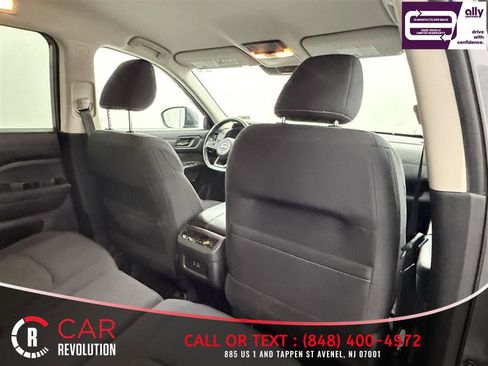 Used 2025 Nissan Pathfinder SV AWD/4WD image 23
