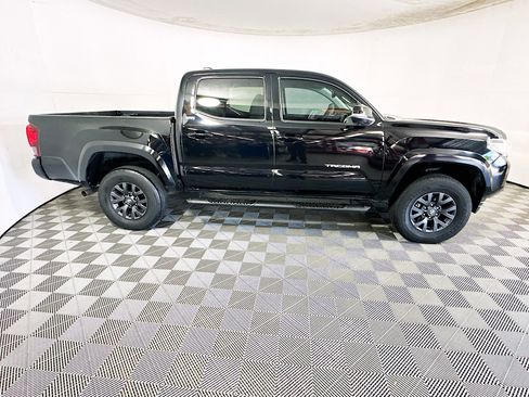 Used 2023 Toyota Tacoma SR5 w/ Technology Package RWD image 2