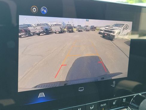 Used 2025 Chevrolet Colorado ZR2 AWD/4WD image 15