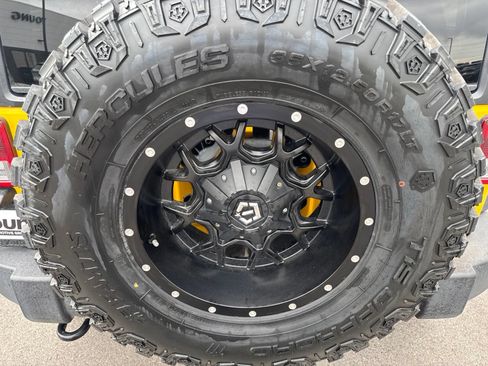 Used 2015 Jeep Wrangler Unlimited Sport w/ Quick Order Package 24S AWD/4WD image 14