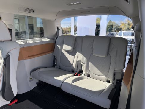 New 2025 Volkswagen ID. Buzz 1st Edition image 25