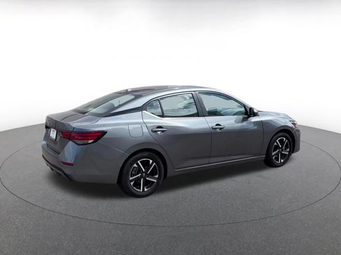 Used 2025 Nissan Sentra SV FWD image 11