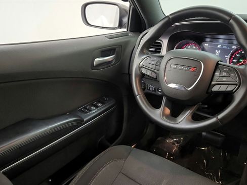 Used 2015 Dodge Charger SE RWD image 21
