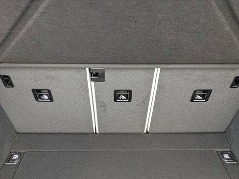 Used 2025 Porsche Macan image 23