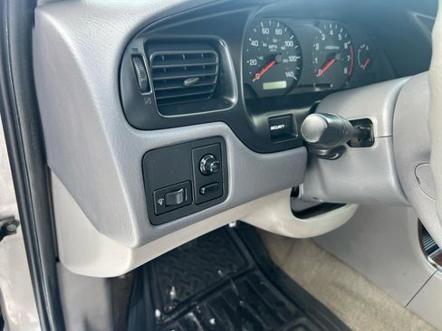 Used 2001 Nissan Altima GXE image 15