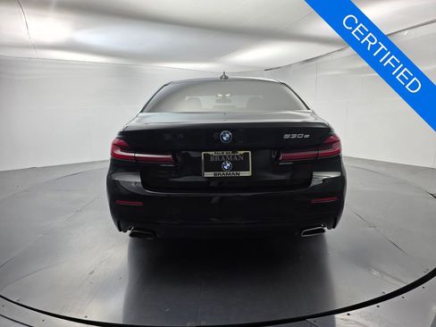 Used 2023 BMW 530e w/ Premium Package image 5