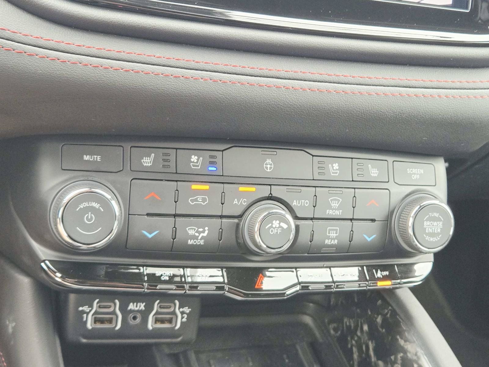 Used 2025 Dodge Durango R/T AWD/4WD image 35