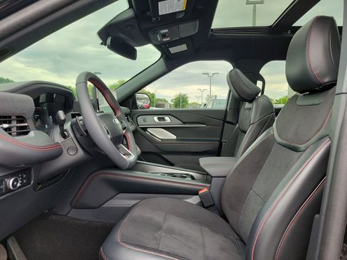 Certified 2025 Ford Explorer ST AWD/4WD image 18