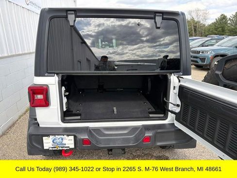 Used 2024 Jeep Wrangler Unlimited Rubicon w/ Technology Group AWD/4WD image 37