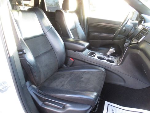 Used 2020 Jeep Grand Cherokee Altitude image 20