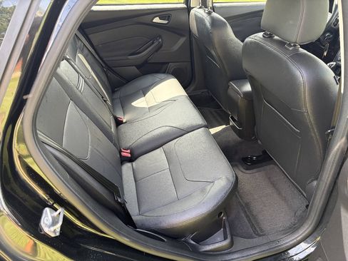 Used 2015 Ford Focus SE w/ Equipment Group 201A FWD image 14