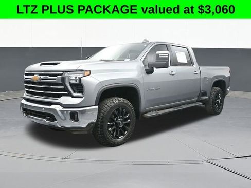 Used 2025 Chevrolet Silverado 2500 LTZ w/ LTZ Plus Package image 4