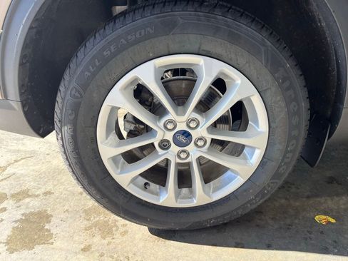 Used 2021 Ford Escape SE image 30