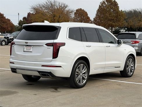 Used 2024 Cadillac XT6 Premium Luxury w/ Technology Package image 4
