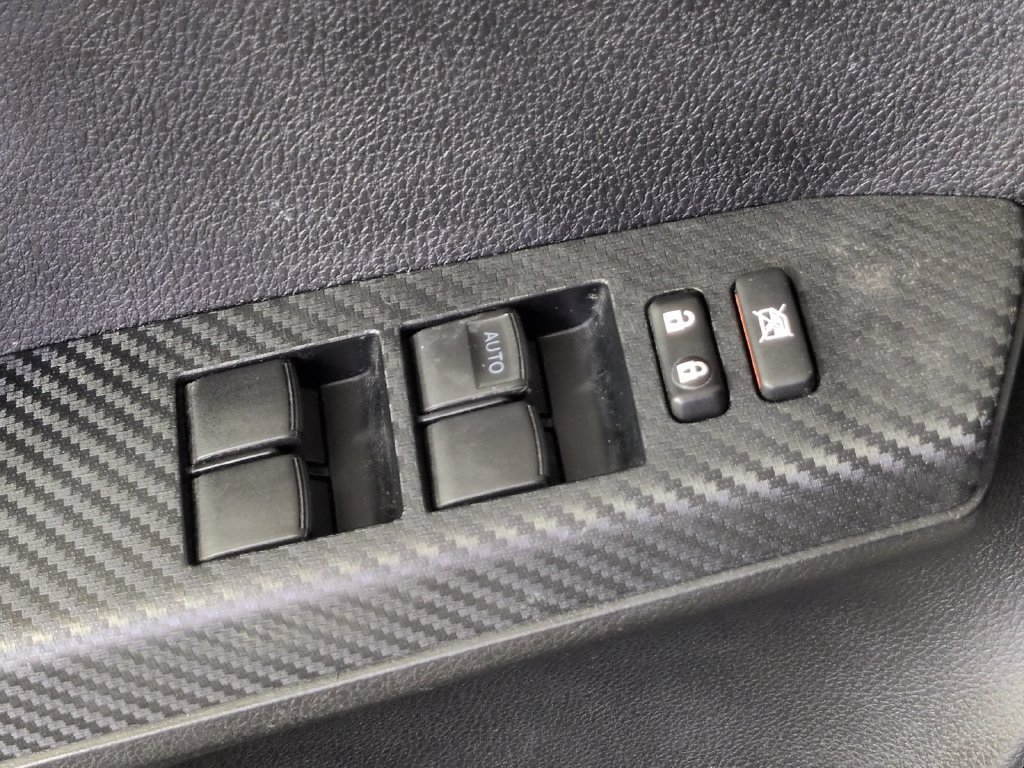 Used 2015 Toyota RAV4 XLE FWD image 39