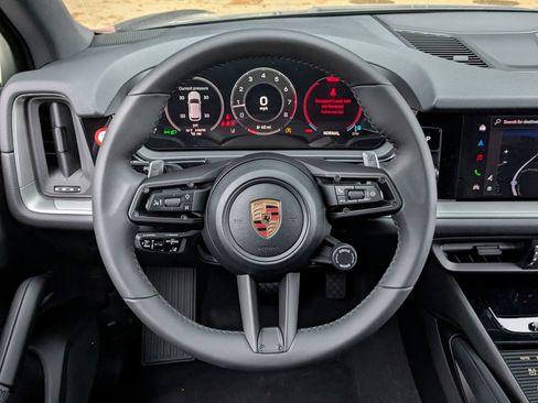 Used 2026 Porsche Cayenne AWD/4WD image 15