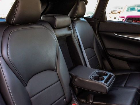 Used 2025 INFINITI QX50 Sport image 39