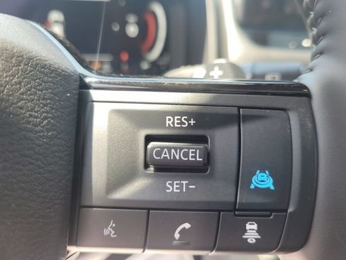 Used 2025 Nissan Rogue Platinum w/ Platinum Premium Package FWD image 15
