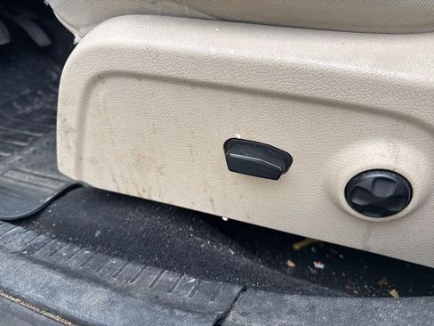 Used 2012 Dodge Journey SE image 7