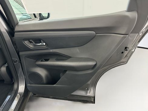 Used 2024 Nissan Ariya AWD image 31