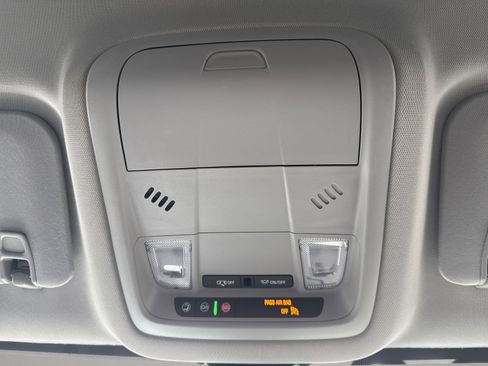 Used 2023 GMC Acadia SLE w/ Driver Convenience Package image 22