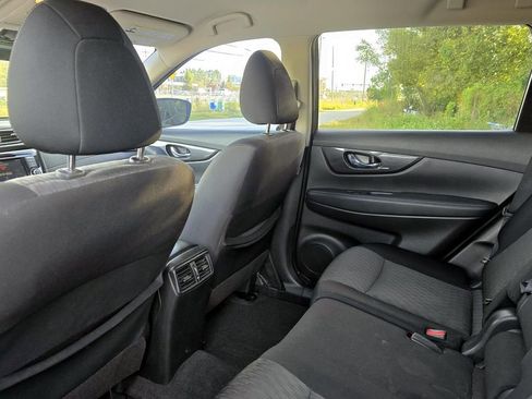Used 2020 Nissan Rogue SV image 23