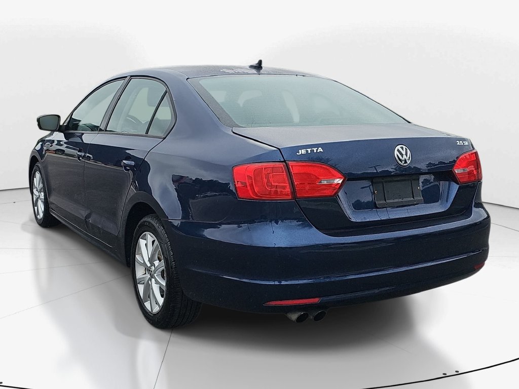 Used 2011 Volkswagen Jetta SE FWD image 8