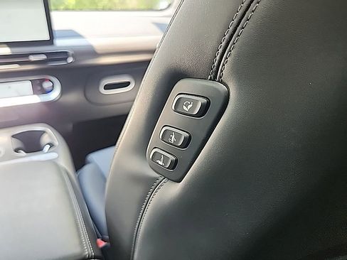 Used 2023 Genesis GV60 Performance AWD/4WD image 32