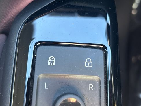 Used 2022 Volkswagen ID.4 Pro image 48