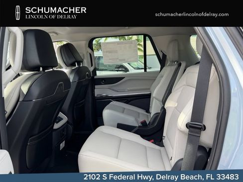 New 2026 Lincoln Navigator Premiere AWD/4WD image 13