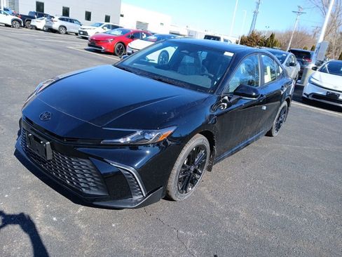 New 2026 Toyota Camry SE image 2