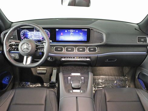 Certified 2025 Mercedes-Benz GLS 450 4MATIC image 15
