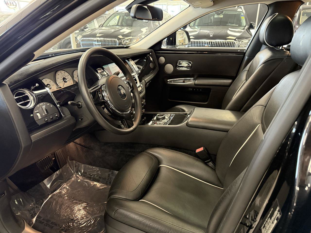 Used 2016 Rolls-Royce Ghost RWD image 10