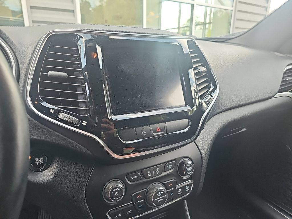 Used 2019 Jeep Cherokee High Altitude AWD/4WD image 8