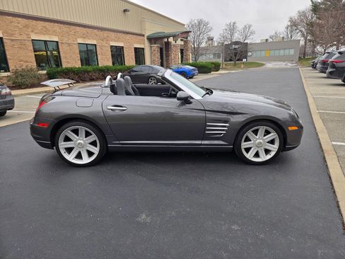 Used 2005 Chrysler Crossfire Limited image 5