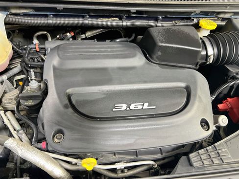 Used 2018 Chrysler Pacifica LX FWD image 30