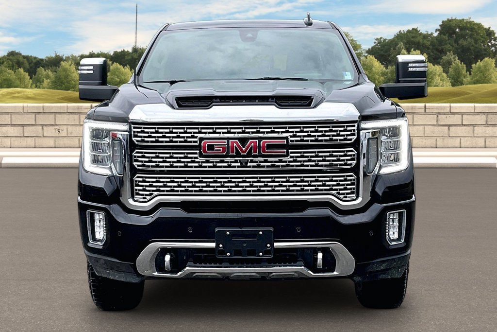 Used 2023 GMC Sierra 2500 Denali w/ Denali Black Diamond Edition AWD/4WD image 3