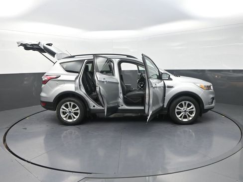 Used 2018 Ford Escape SE AWD/4WD image 38
