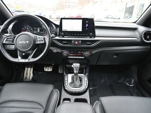 Used 2023 Kia Forte GT-Line w/ GT-Line Premium Package image 16