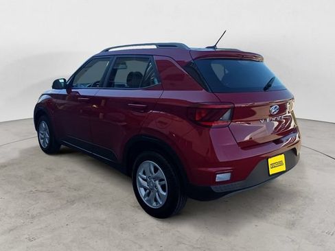 Used 2023 Hyundai Venue FWD image 7