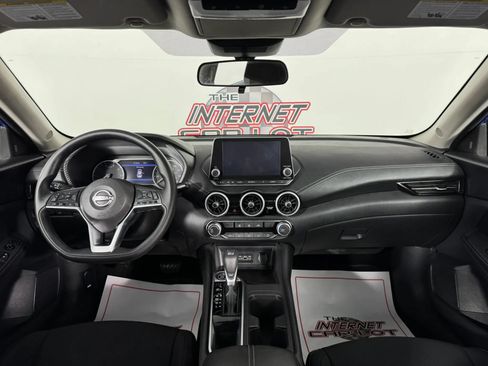 Used 2025 Nissan Sentra SV FWD image 11
